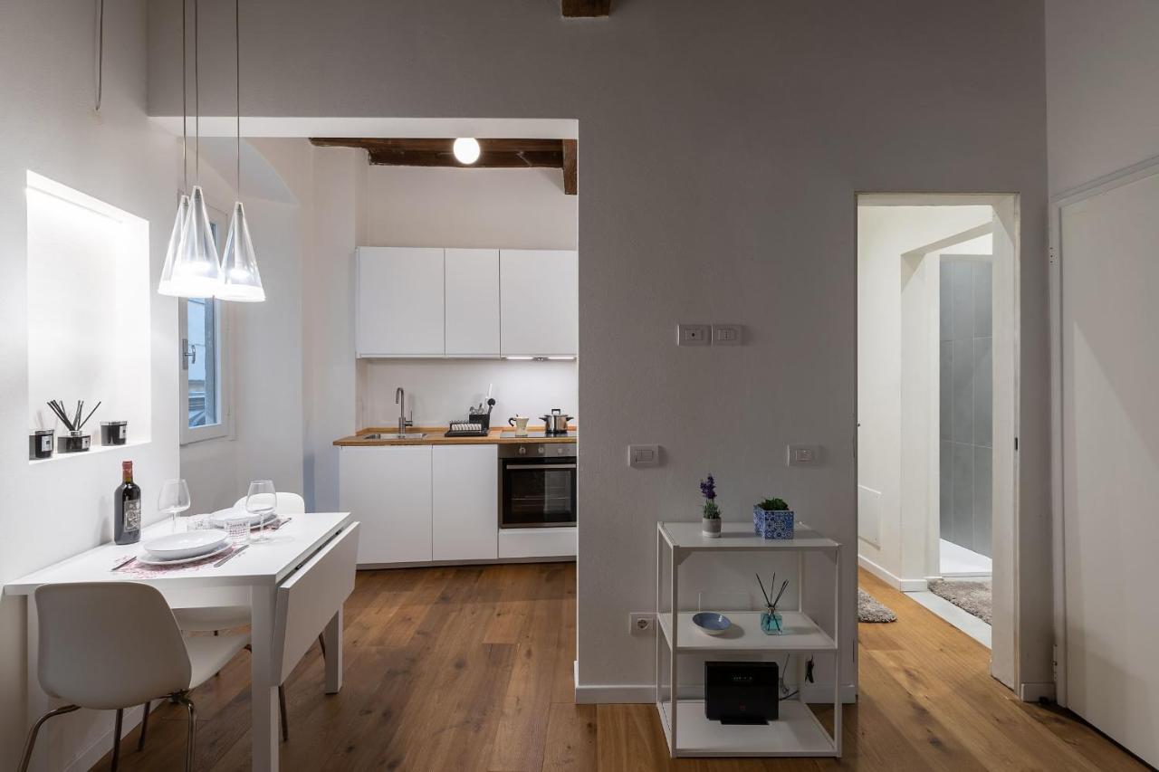 Apartment Alighieri's Suite-hosted By Sweetstay Florenz